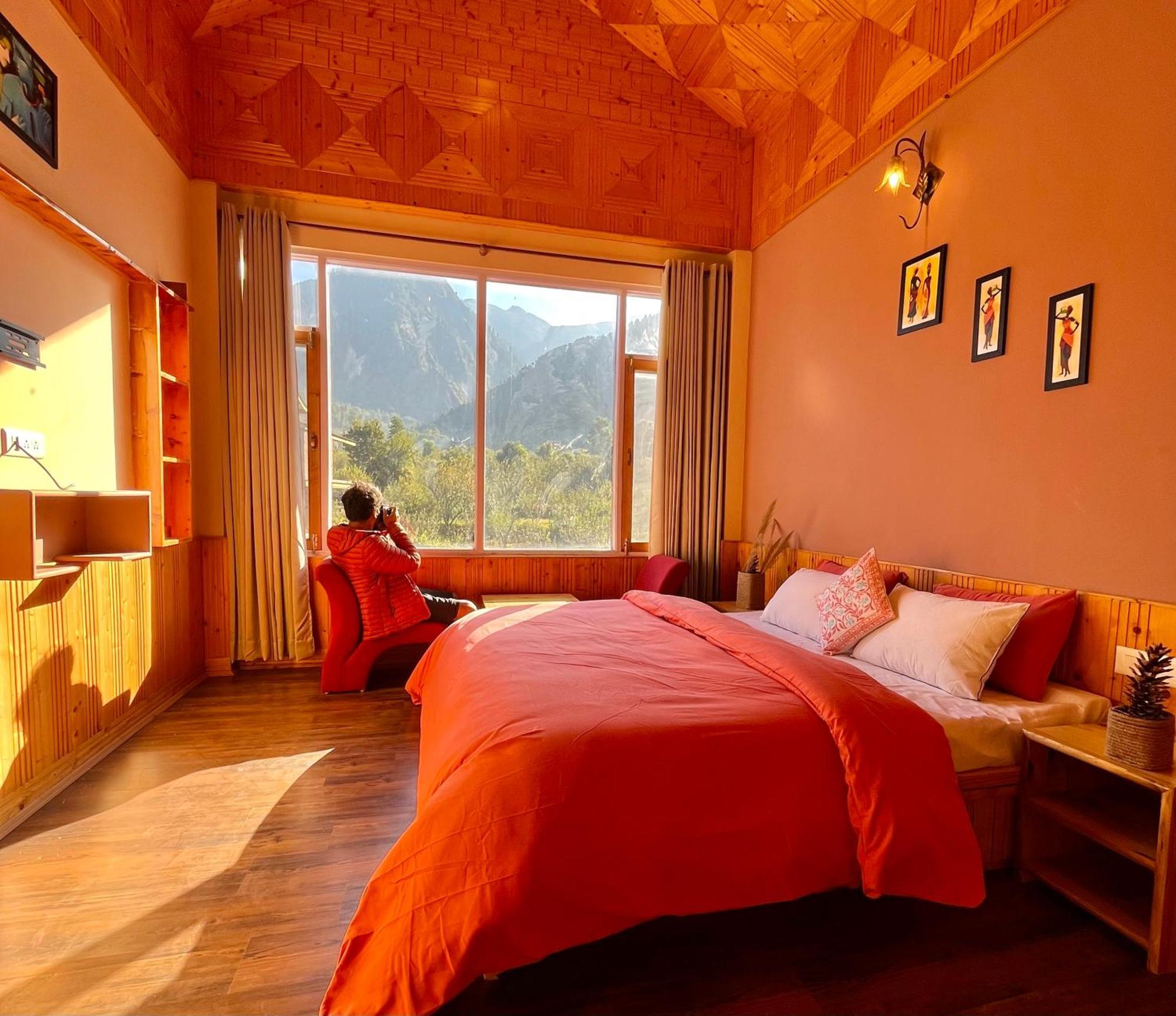 Fluestern Hostel And Cafe Nagar  Exterior photo